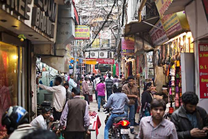 Chawri Bazar Delhi: Location, Shops, Timing, and Nearby Areas