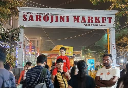 Sarojini Nagar Market Delhi: Location, Shops, Timing, and Nearby Areas