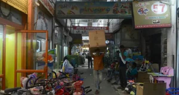 Jhandewalan Cycle Market Delhi